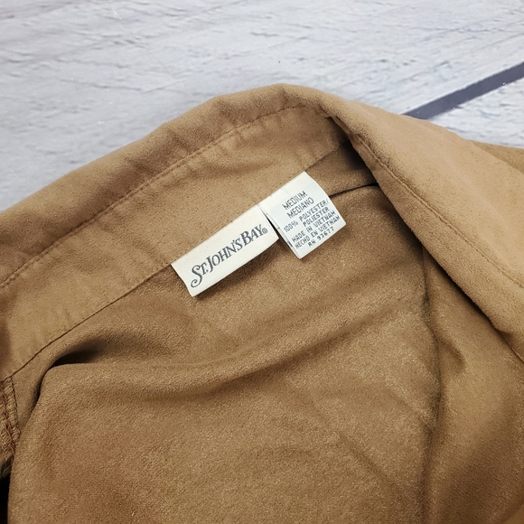 st. johns bay medium button shirt ( 5 for $20 ) - Picture 7 of 8
